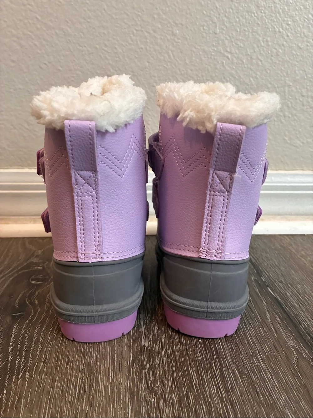 Cat & Jack Denver Faux Fur Waterproof Winter Boots SZ 7 Kids NWOT Purple Outdoor
